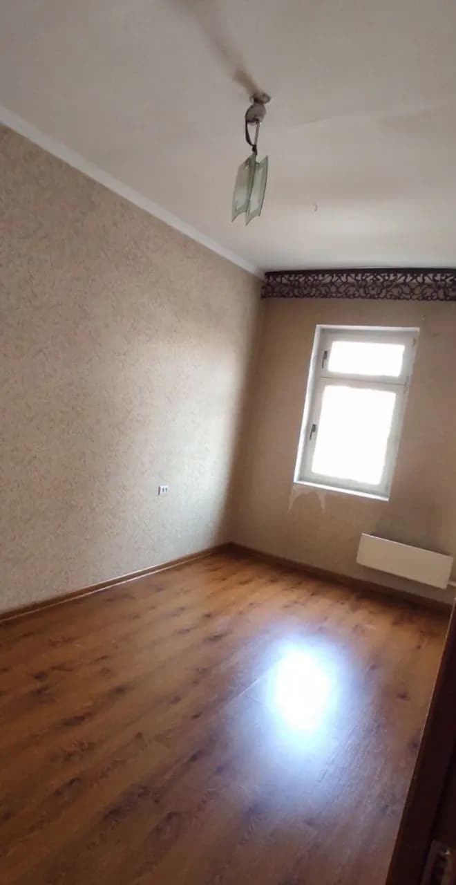 Чилонзор 15 кв3//2//9400 y.e. Маклерски услуга бор Ойла — 1