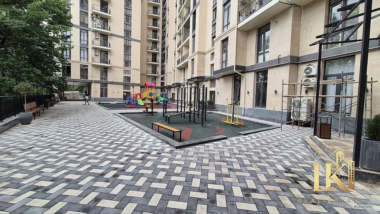 #9800 Продаётся: Мирзо-Улугбекский р-н метро Буюк Ипак Йули (Максима Горького) Ул. Чуст НОВОСТРОЙКА