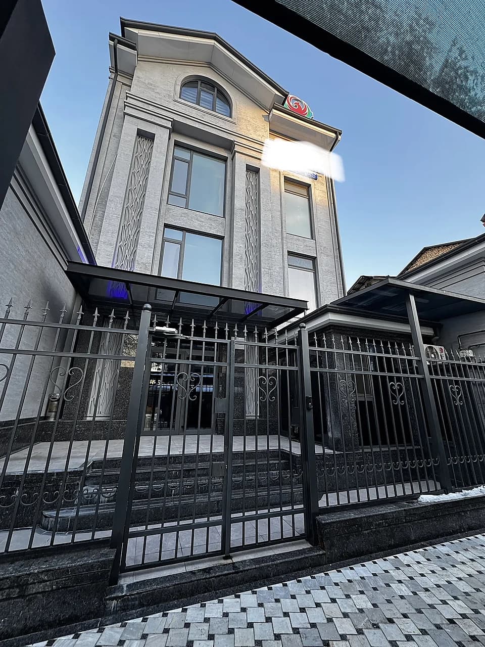 Биро сотилади Максим горкий метро — 1