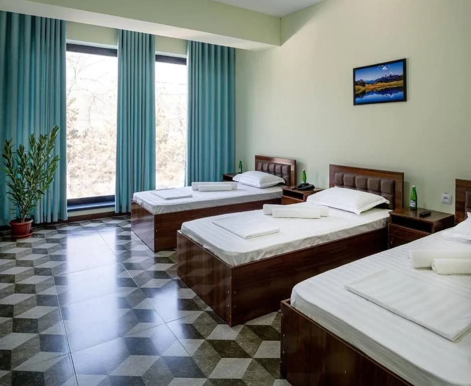 OQ UY Hotel — 1