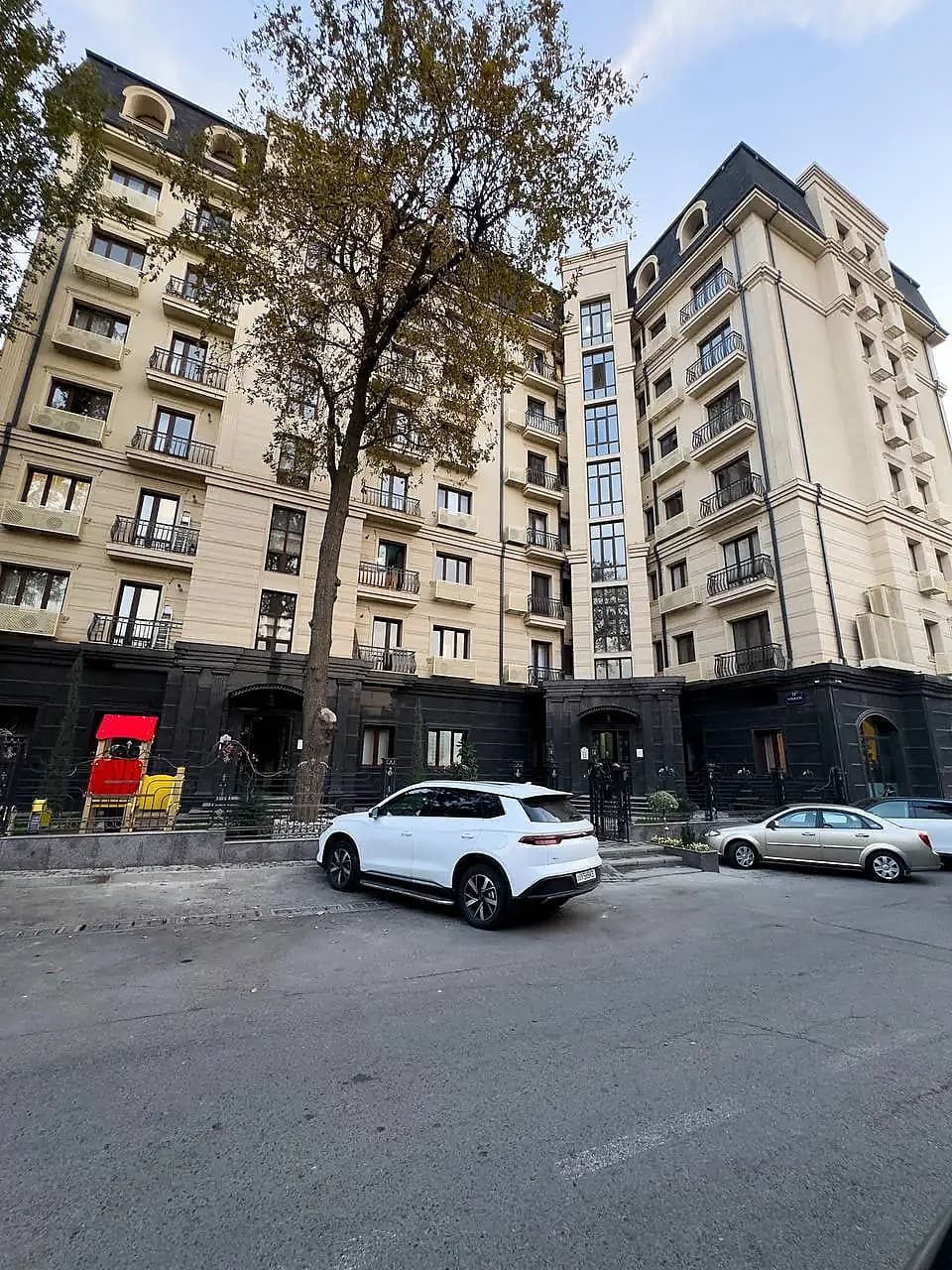 ЖК " Sayram " 2/6/9 Ор-р Breadly Kafe Мирзо Улугбекский — 1