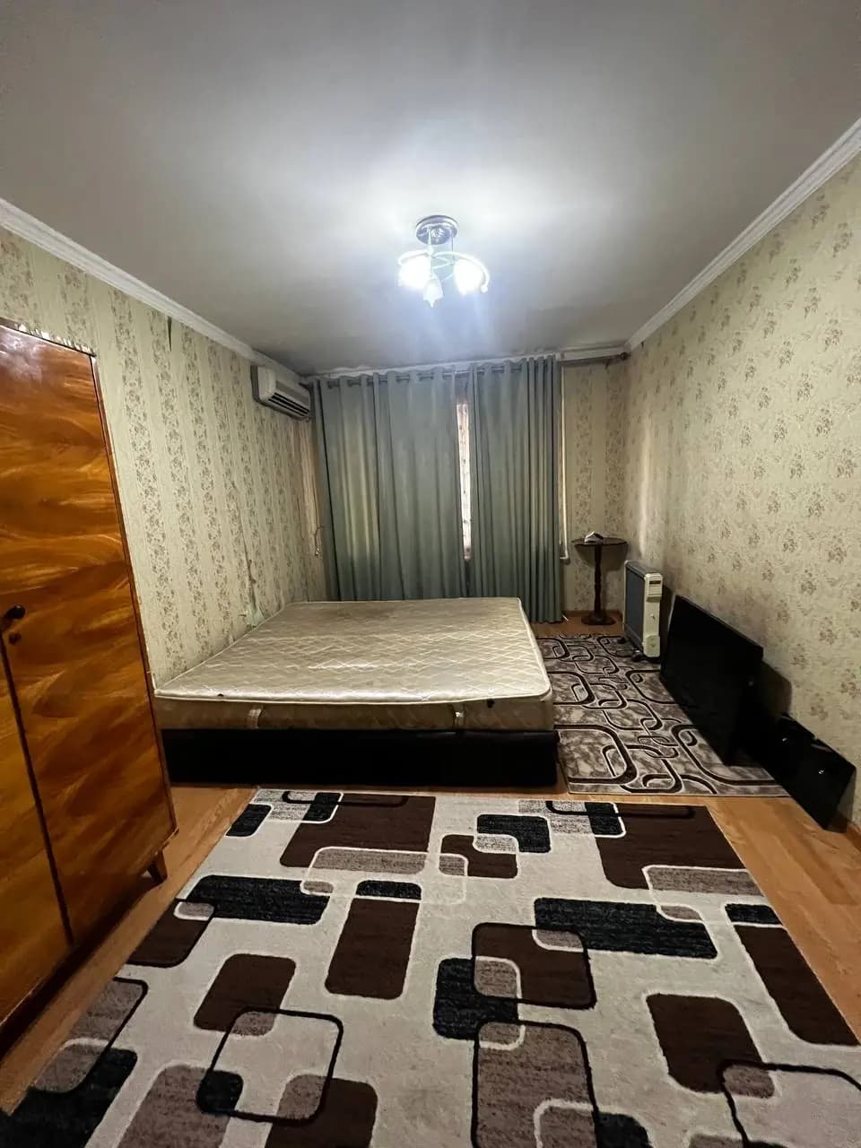 Аренда Чилонзор 9 4хона 400 долл Оила Болла кизларга метро Мирзо Улугбек — 1