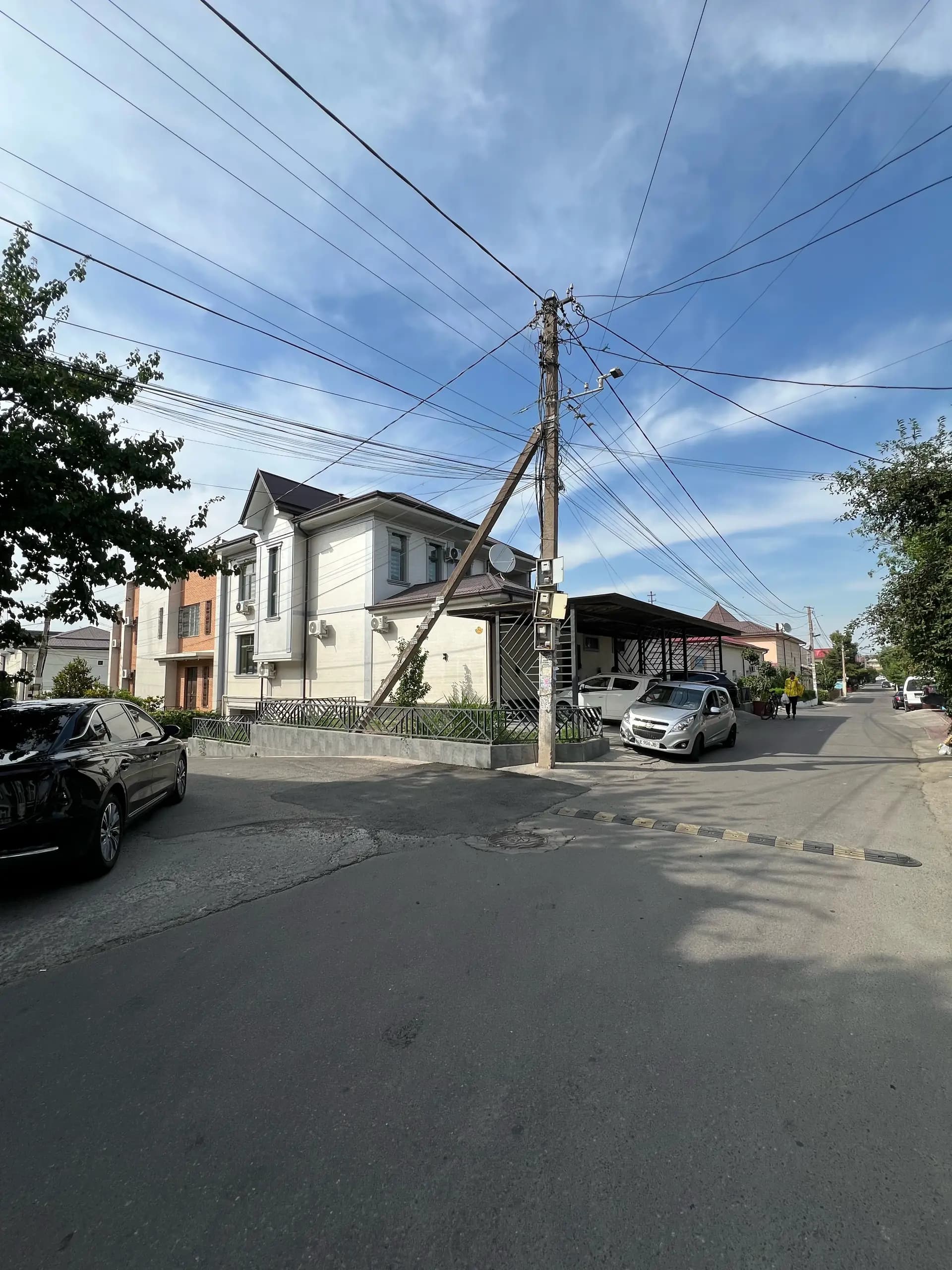 Саламатина продается 2.2 сотки угловой участок — 1