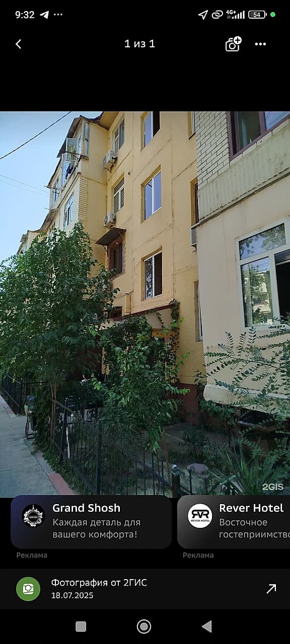 Продается двух комнатная около метро Яшнабад Лисунова 4