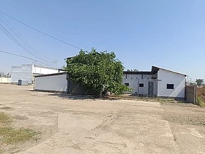 Прдается база в городе Ахангаран. Площадь территории 2,16 га. Есть ж/д ветка. — 1