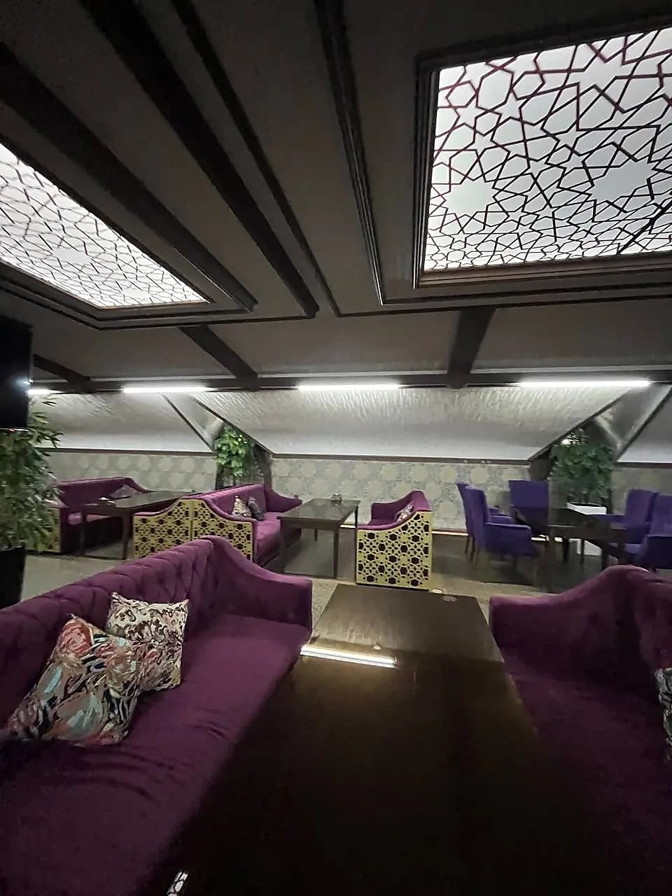 Яшнабод Кафе аренда 500м² ишлаб Турган кафе — 1