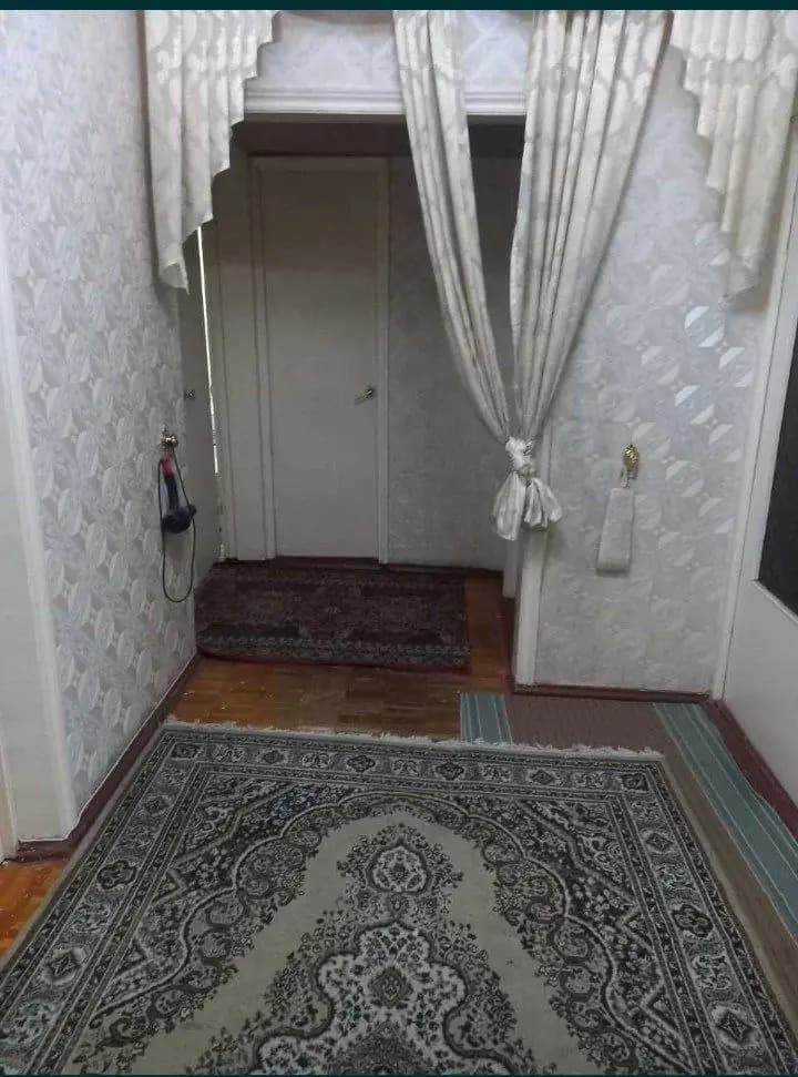 ARENDA: SERGELI TUMANI TURON METRO BEKATI — 1