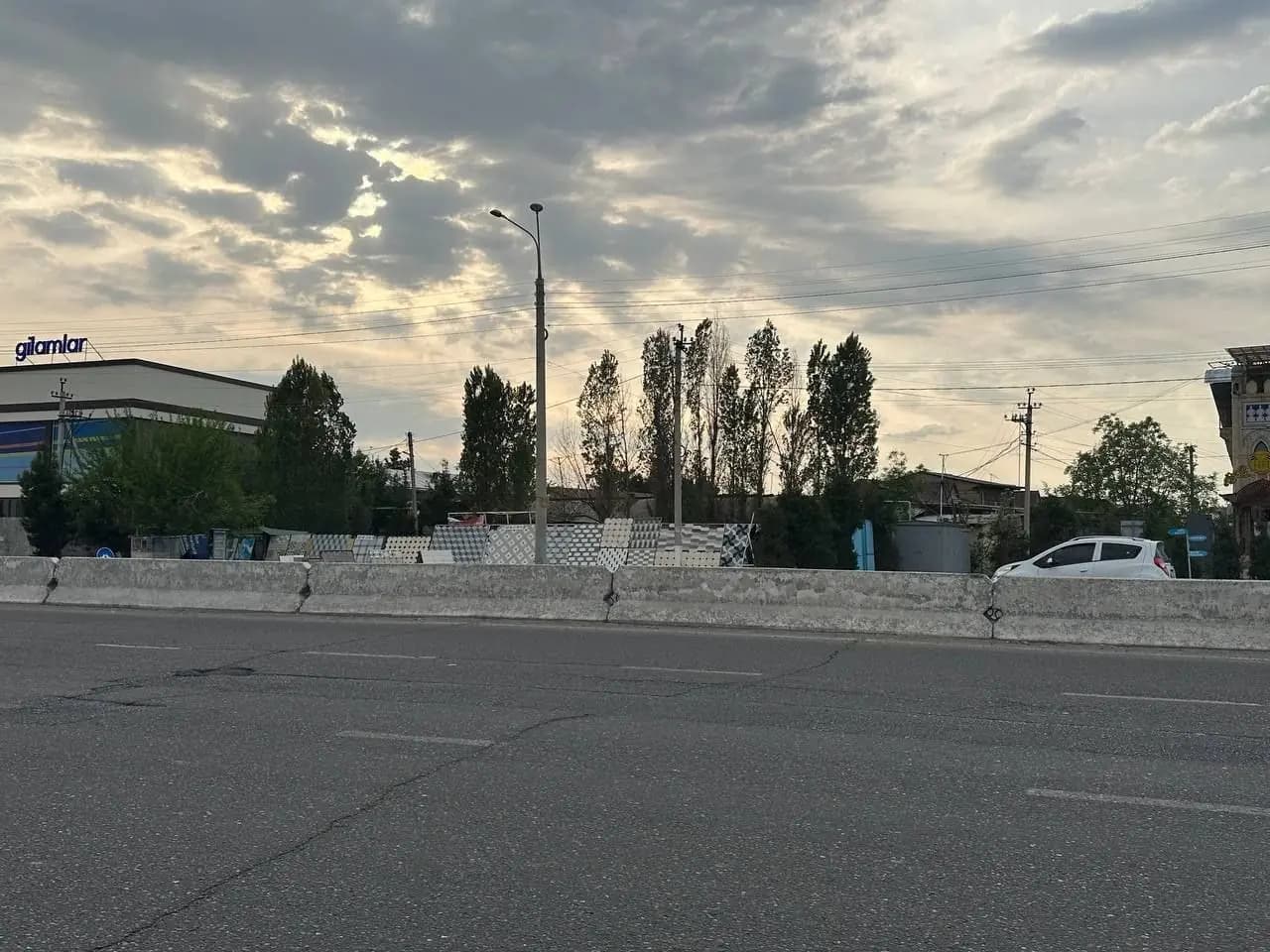 Продаётся коммерческая территория под любой бизнес Сергилиский район Авто базар — 1