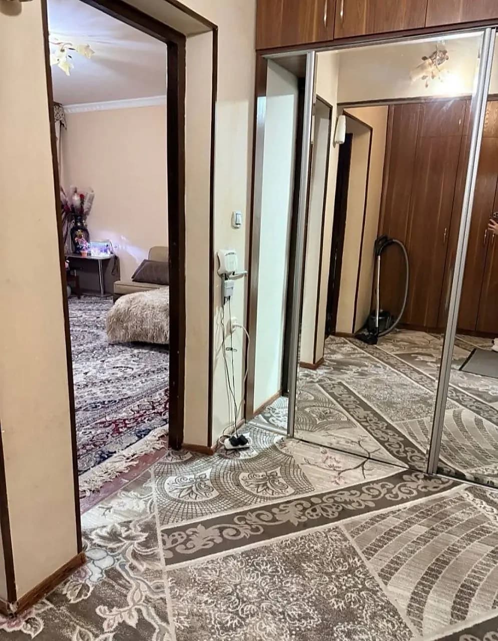 МЕТРО 4 станция 3/8/9  Сергели продаётся квартира