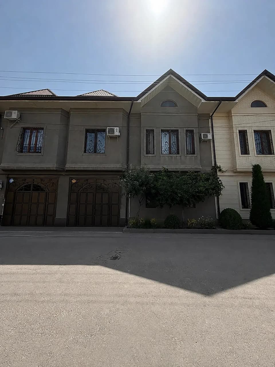 Срочно продаётся 2-сотик 5-комн участка в Сергели Ханабад