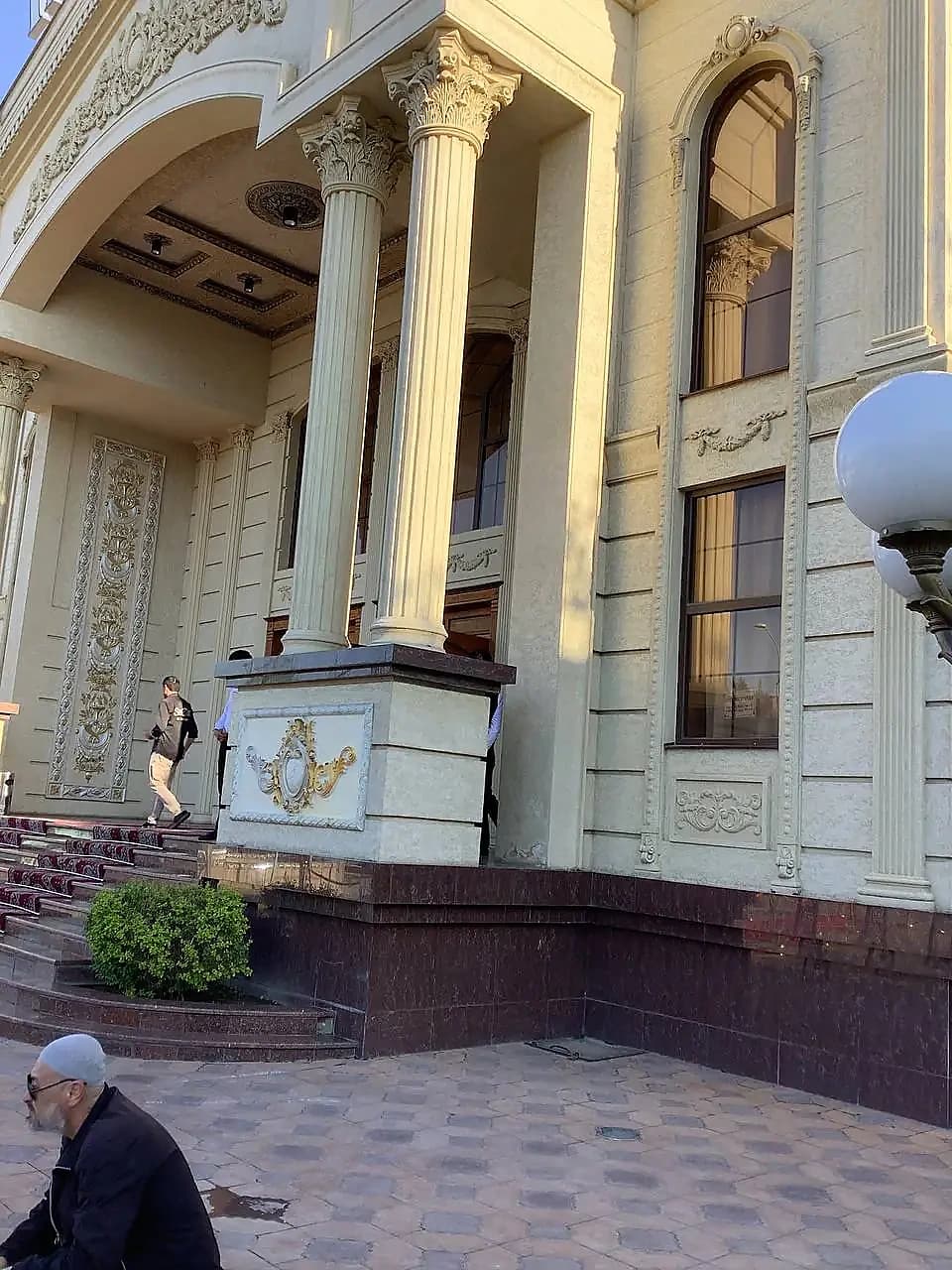 Мирабадском районе  Продается Ресторан