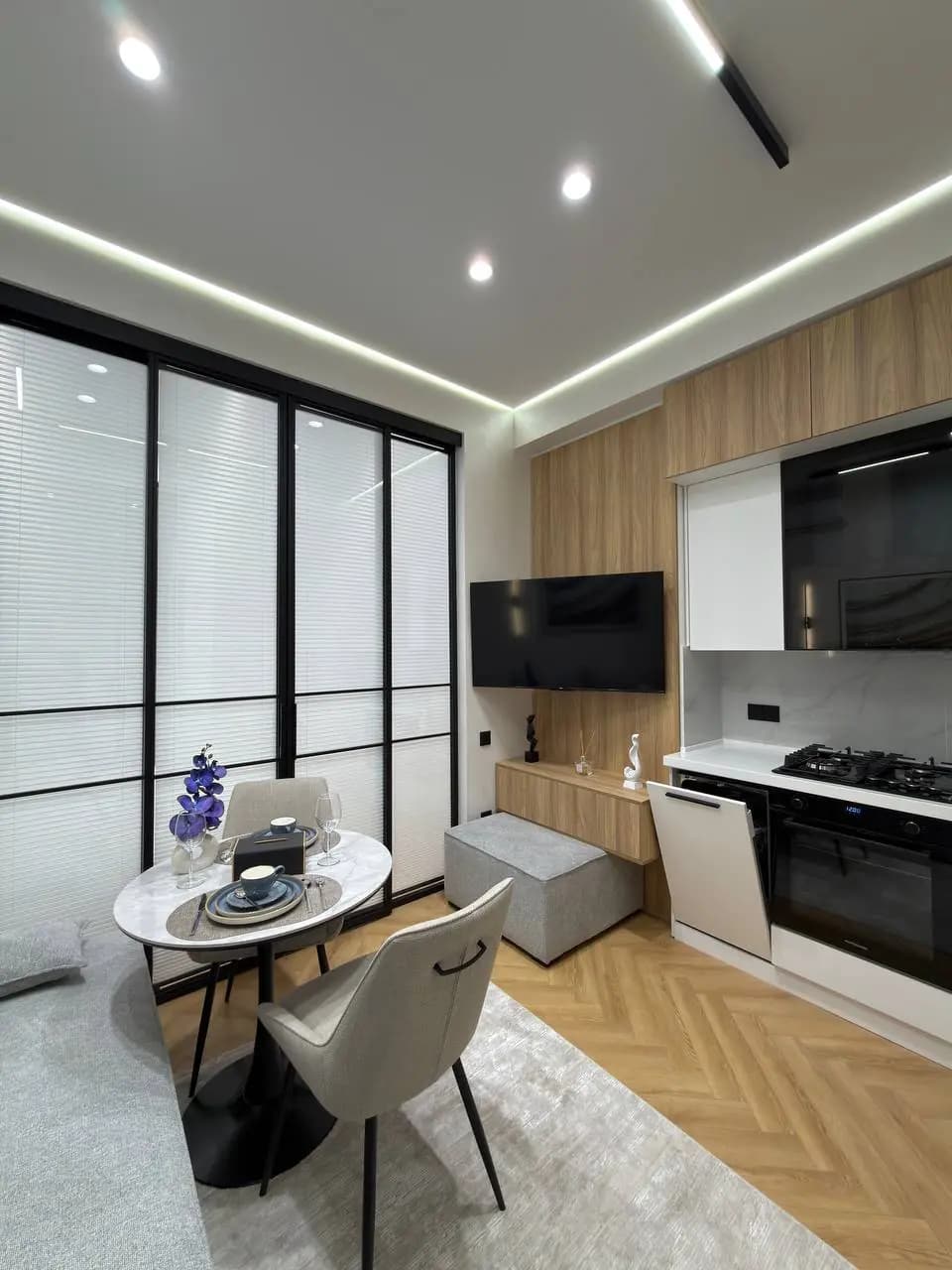ЖК Imperial Club City на: Алайский Ц-2  Юнусабадский район 1в2/9/14  33 кв.м — 1