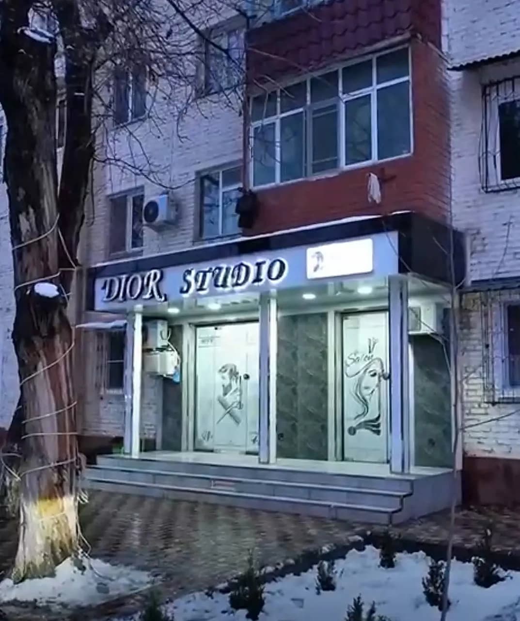 Сотилади / Ок-тепа, напротив РОВД — 1