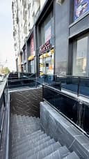 СРОЧНО 100 кв.м. цоколь, но как первый этаж