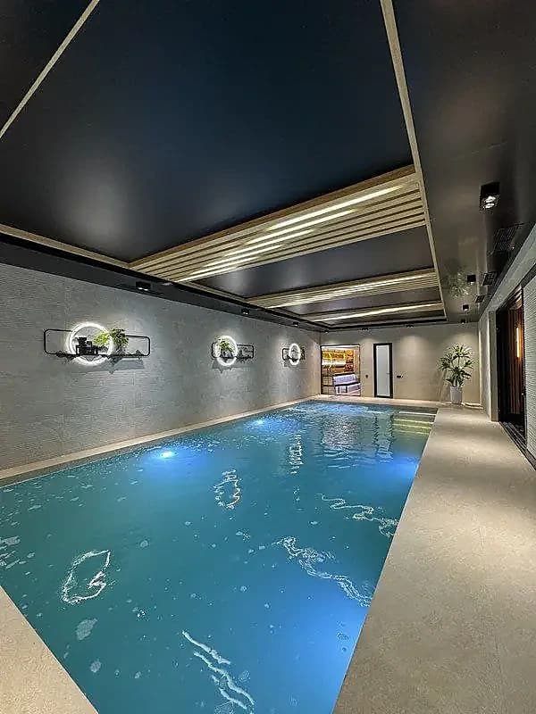 Jaguar villa — 1