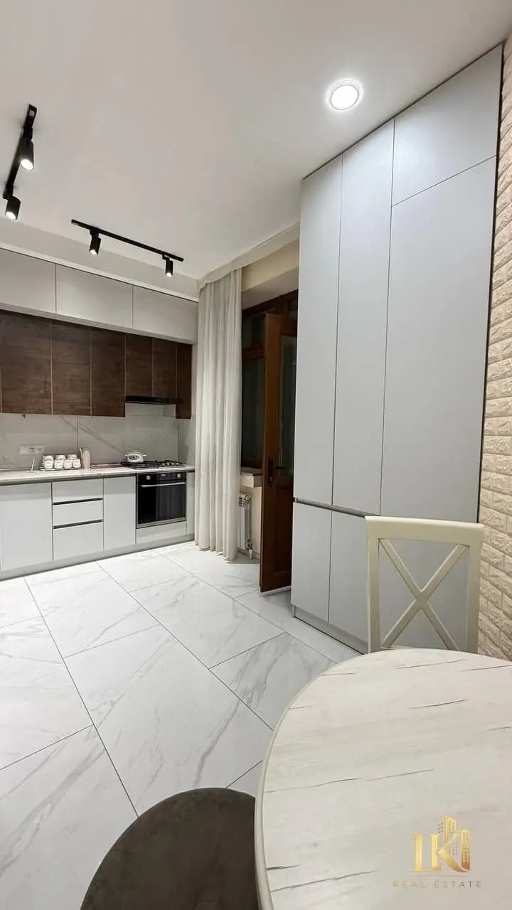 #9800 Продаётся: Яккасарайский район НОВОСТРОЙКА Комплекс "Parisien" Застрой. "Golden House" Ориенти — 1