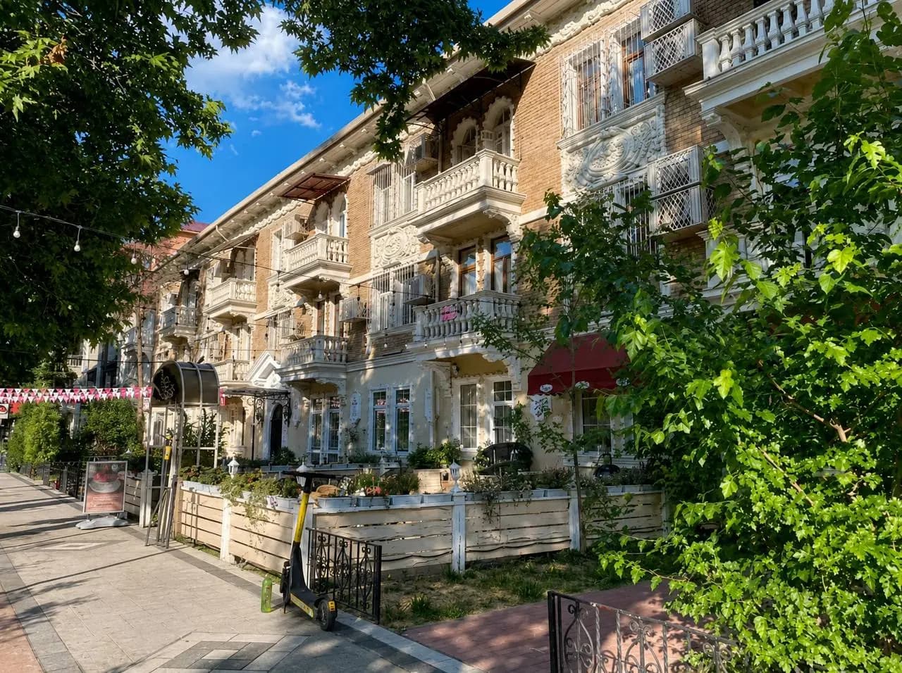 Шота руставели 2ком/3этаж 54м2 , ориентир BOSH магазин , 160 школа , ссрочно продает — 1