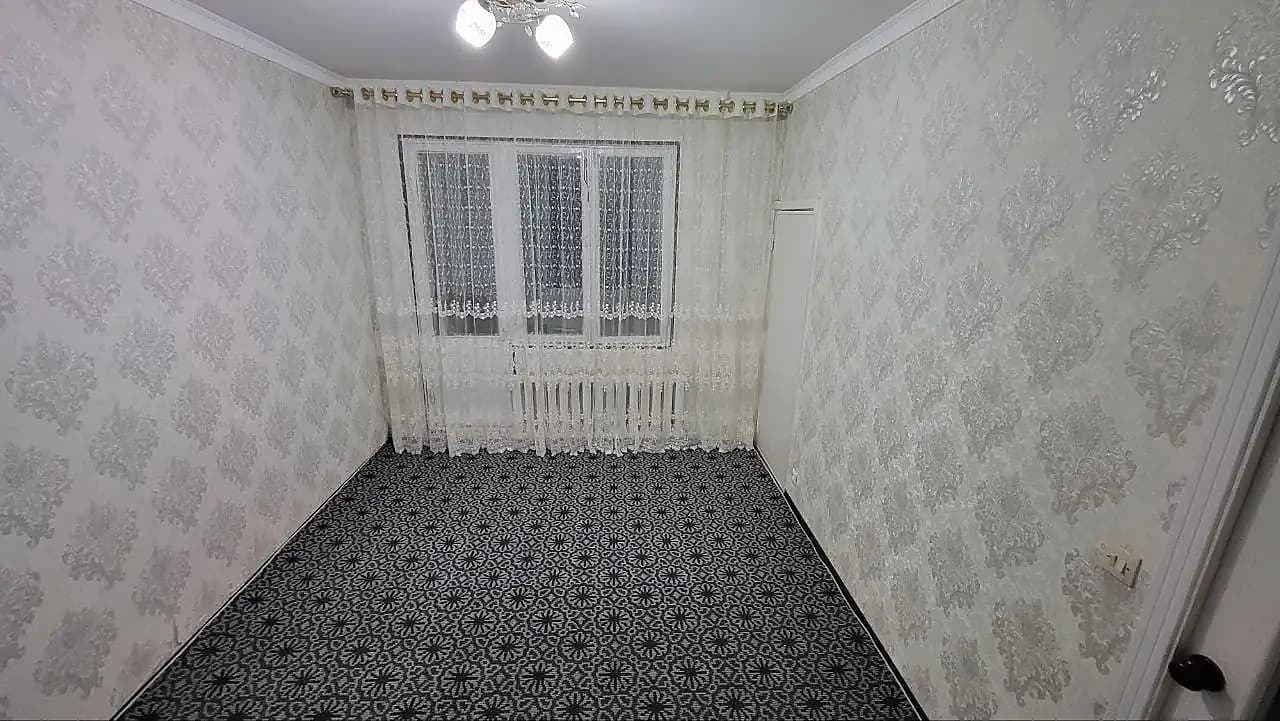 7 kvartal 2 xonali uy sotiladi