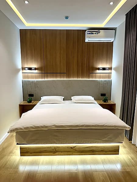 Hotel Luxora 24/7 — 1