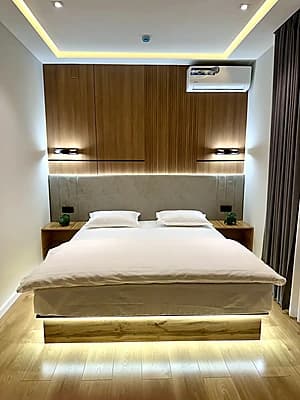Hotel Luxora 24/7 — 1