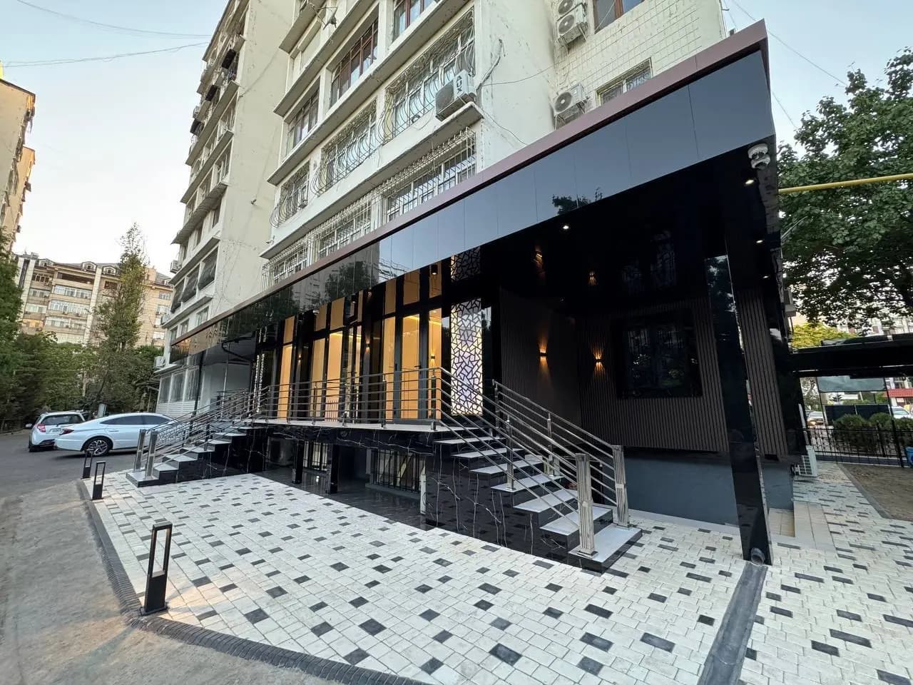 Nejiloy Arenda Oybek metro — 1