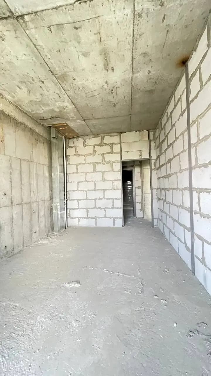 Очень срочно продаётся квартира 2/5/10 Новостройка ЖК Shahriabad Мирзо Улугбек район Площадь: 51м2 Кадастр есть — 1