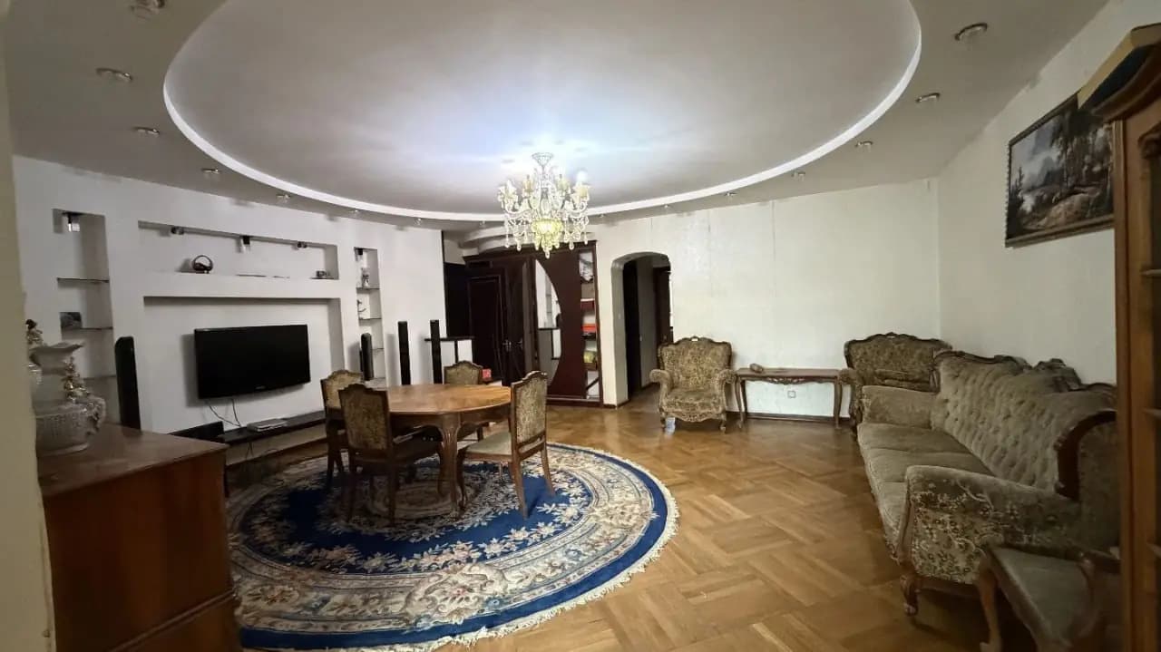 V5787 ПРОДАЕТСЯ 3/3/4 на:Ц 1 — 1
