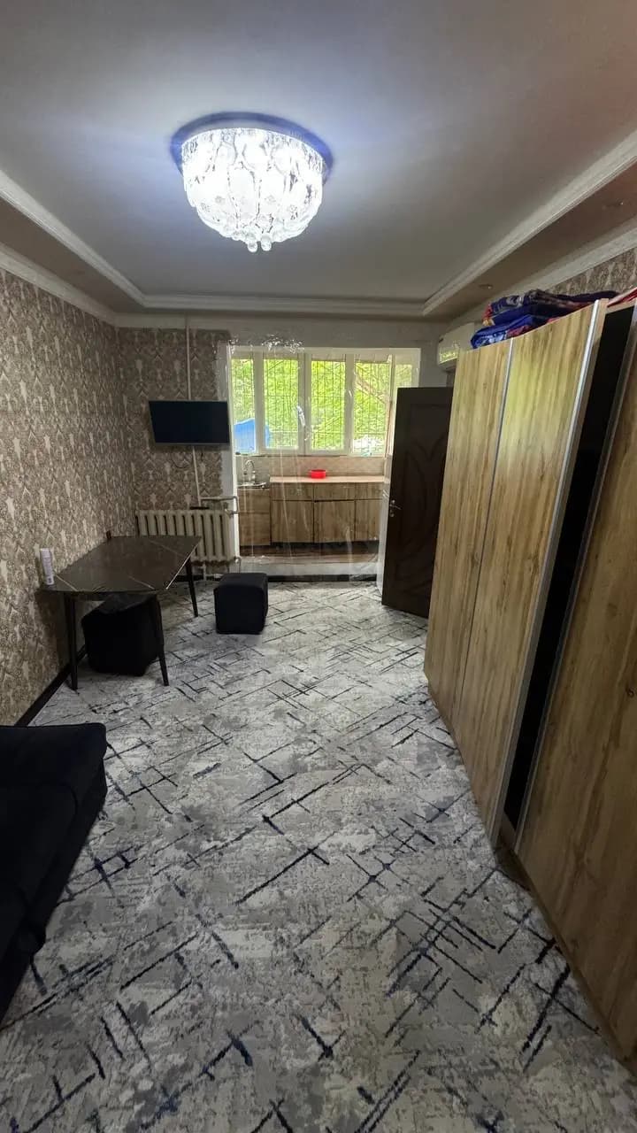Продаётся квартира Чиланзар 19 1в2/1/4. Ор-р: Базарчик. — 1