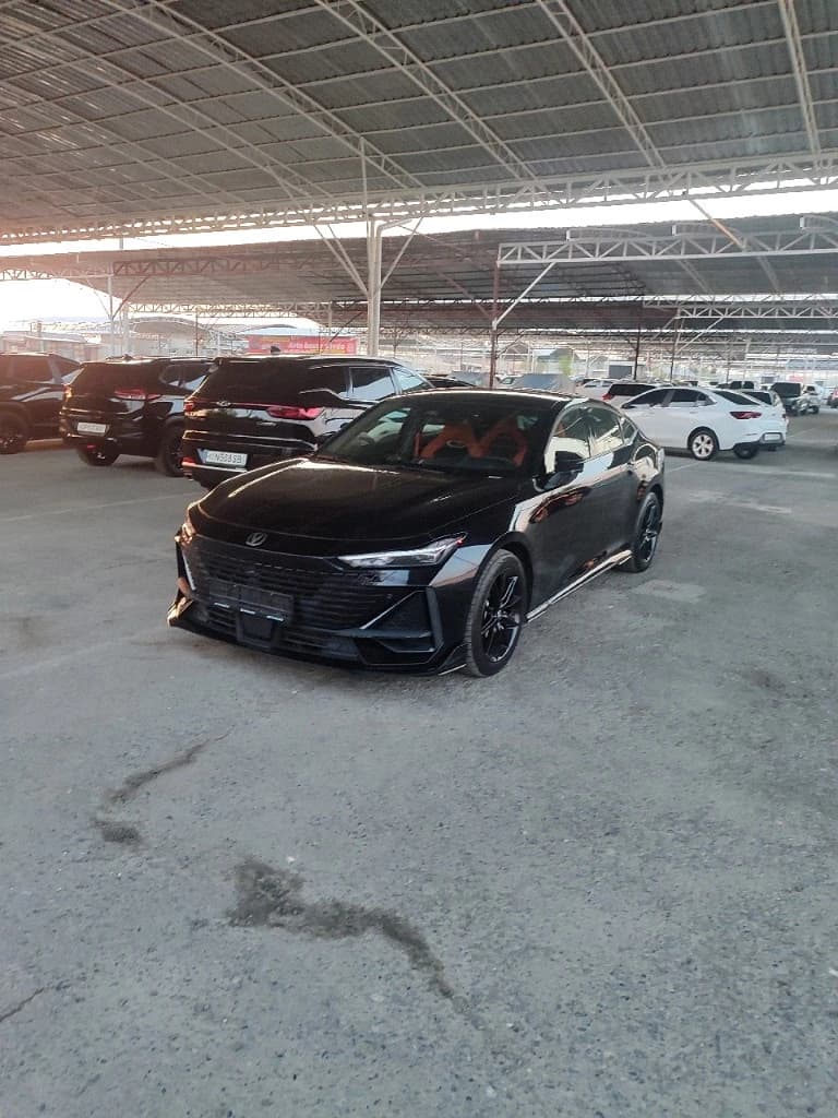 Changan UNI-V 2025 — 1