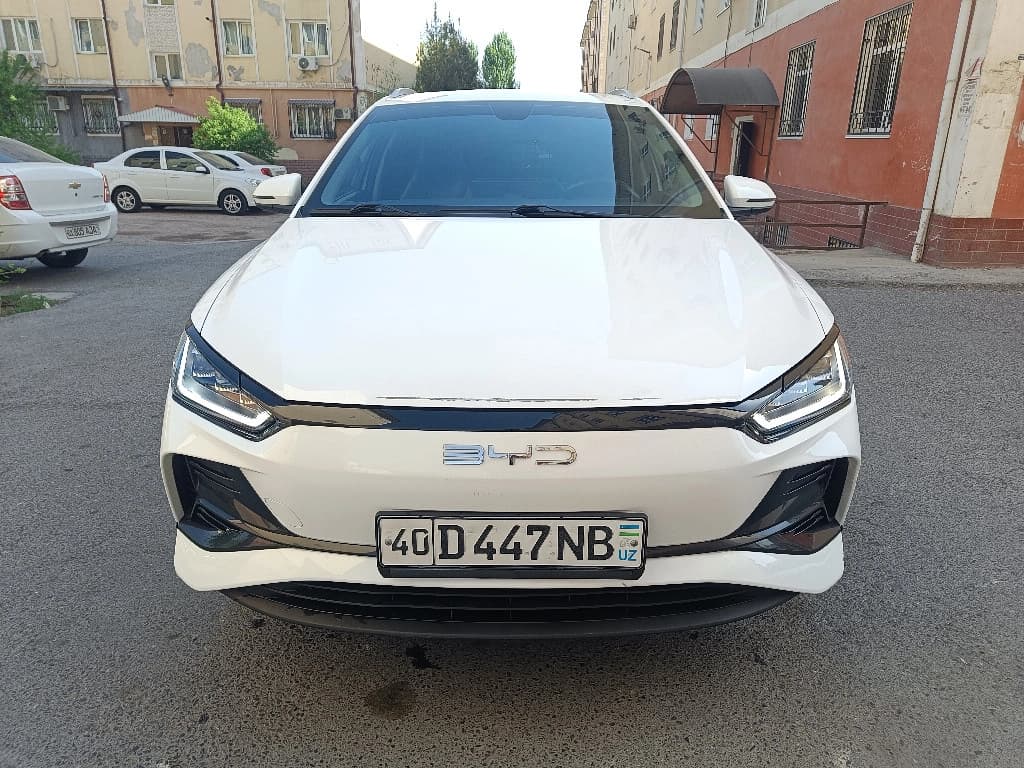 BYD E2 2024 — 1