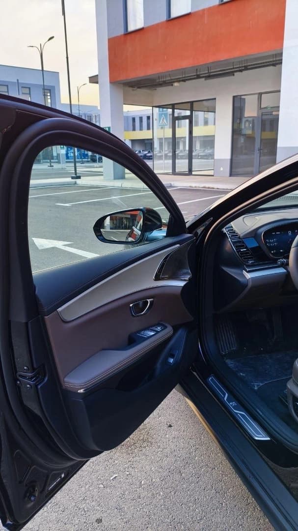 BYD Han 2025 — 1