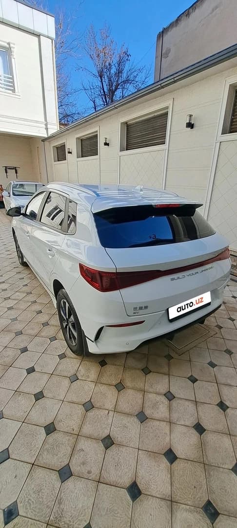 BYD E2 2023 — 1