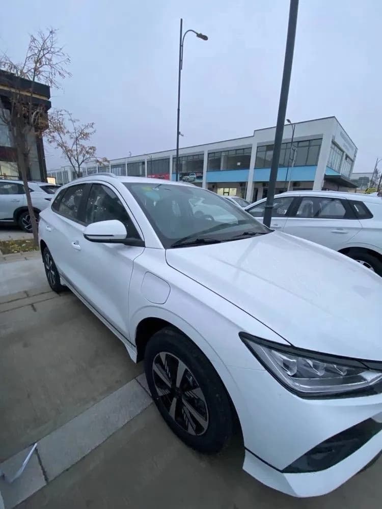 BYD E2 2024 — 1