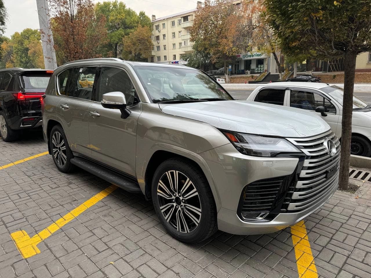 Лексус LX 2024 — 1