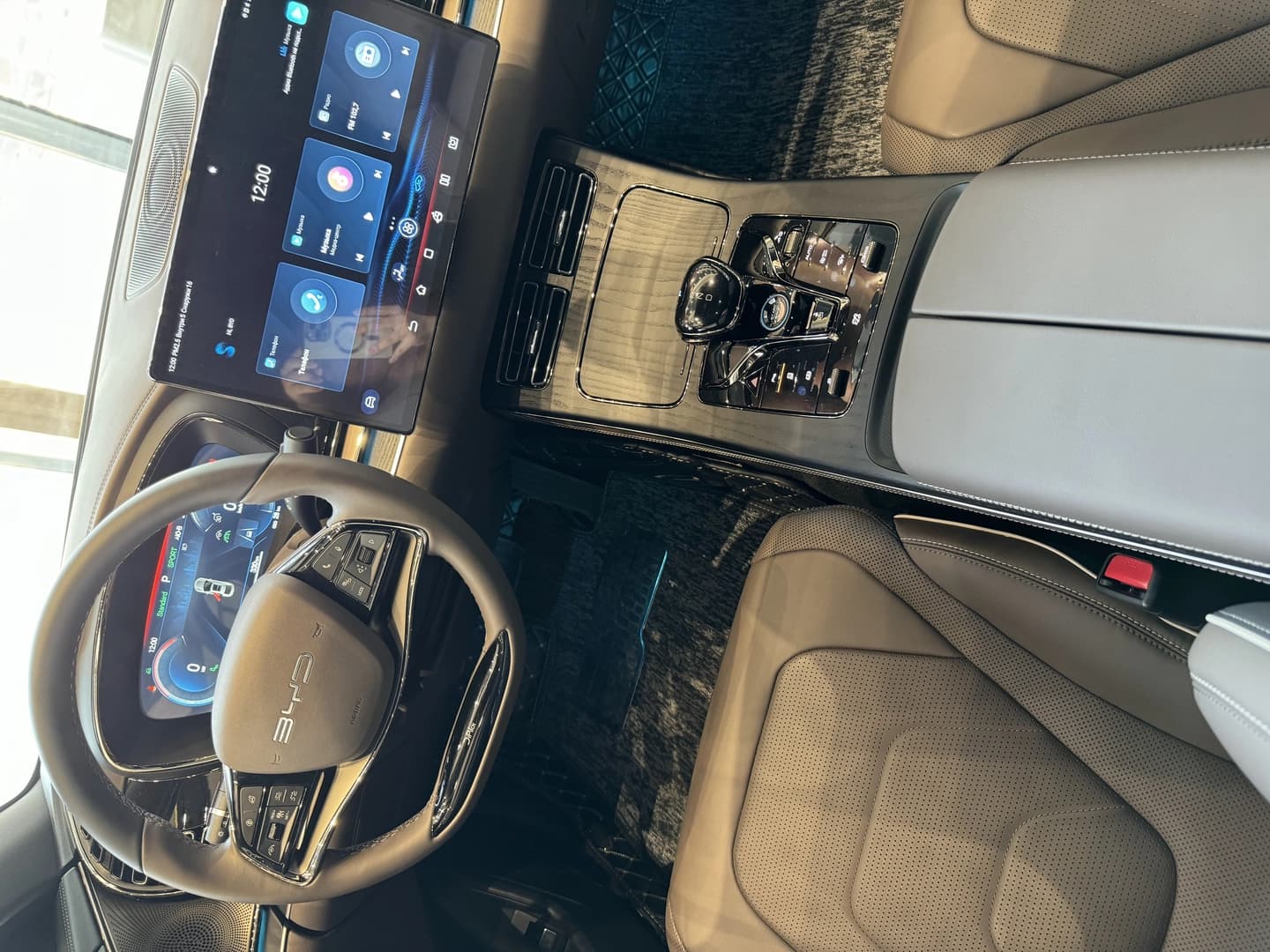 BYD Han 2024 — 1