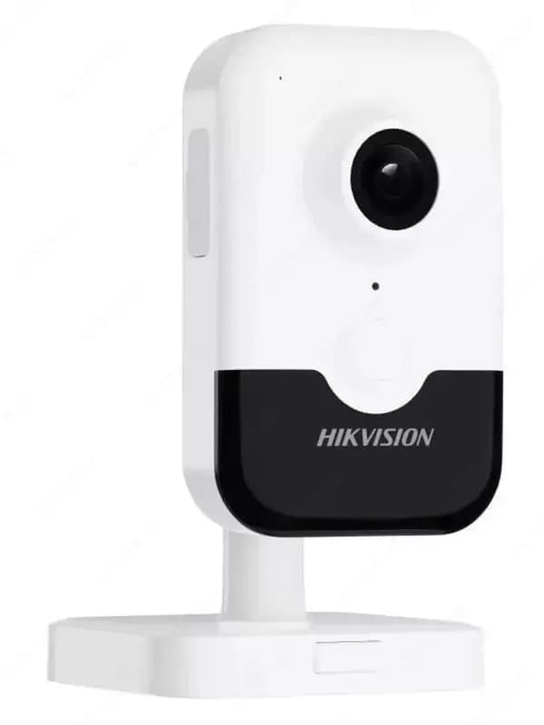 Внутренняя Wi-Fi IP-камера 2 Мп DS-2CD2423G2-IW — 1