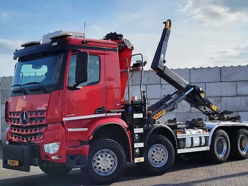 Грузовик с крюковым погрузчиком Mercedes Arocs 4145 8X4 Hyva Type: 26-51-S — 1