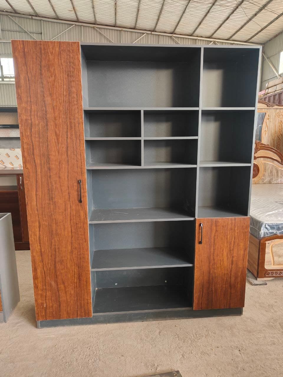 Shelf for books and documents 1600 — 1