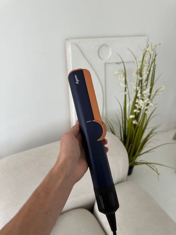 Выпрямитель для волос от Dyson — 1