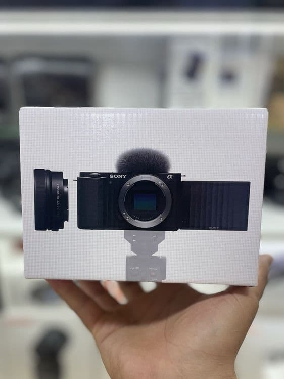 Sony ZV-E10 16-50mm — 1
