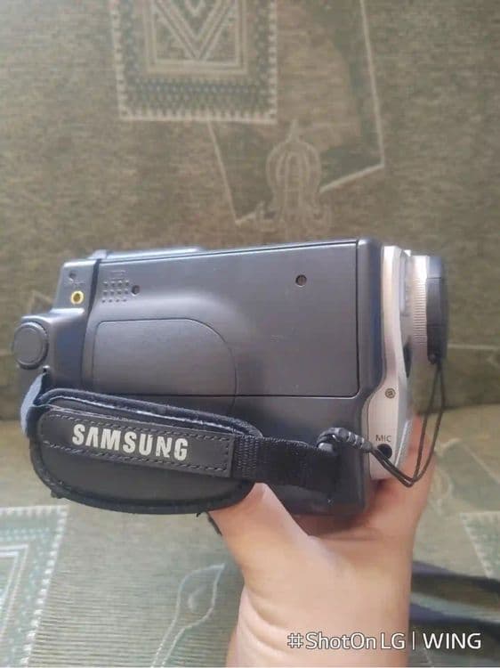SAMSUNG VP-L905D 8mm Camcorder 990x digital zoom — 1