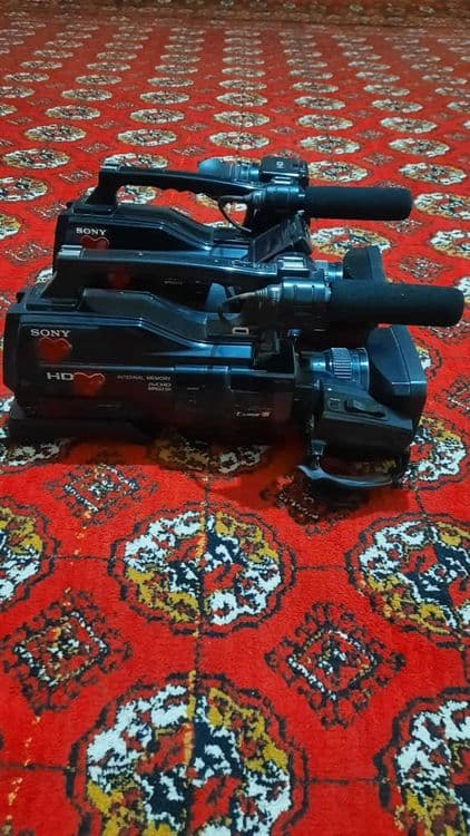 Sony 1500 ikkita — 1