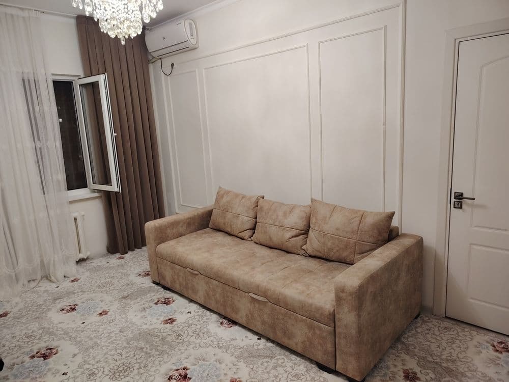 Prodayotsa divan — 1