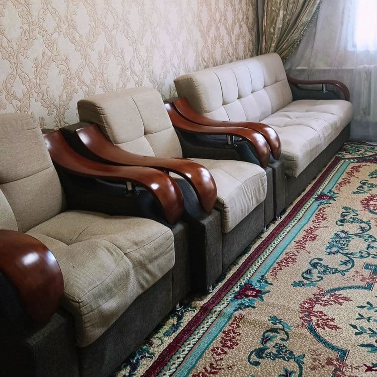 Раскладной диван + 2 кресла в хорошем состоянии — 1