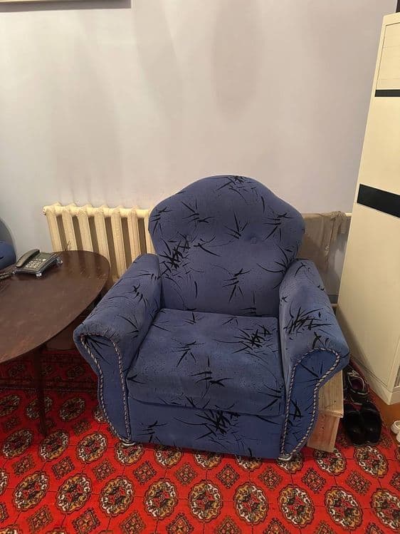 Uy uchun mebel, divan va 2 ta kreslo — 1