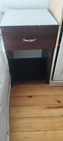 Тумбочка для дома или магазина.