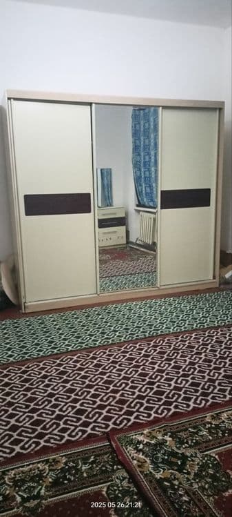Spalni garnitur spalni shfaner tumbichkasi trimosi bilan — 1