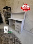 Компактный и стильный парта ( письменный стол- компьютерный стол )