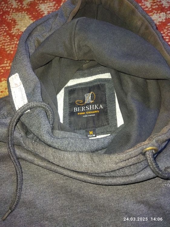 Худи б/у Bershka размер М — 1