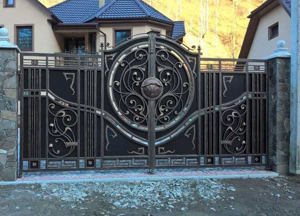 Покраска ворот.Сварочные работы.Ремонт ворот Навесы,козырьки. — 1